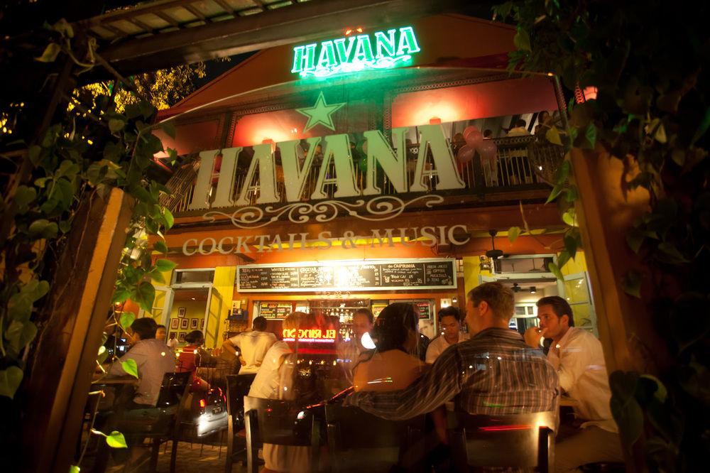 Parkroyal Serviced Suites Kuala Lumpur Exterior foto Havana Bar