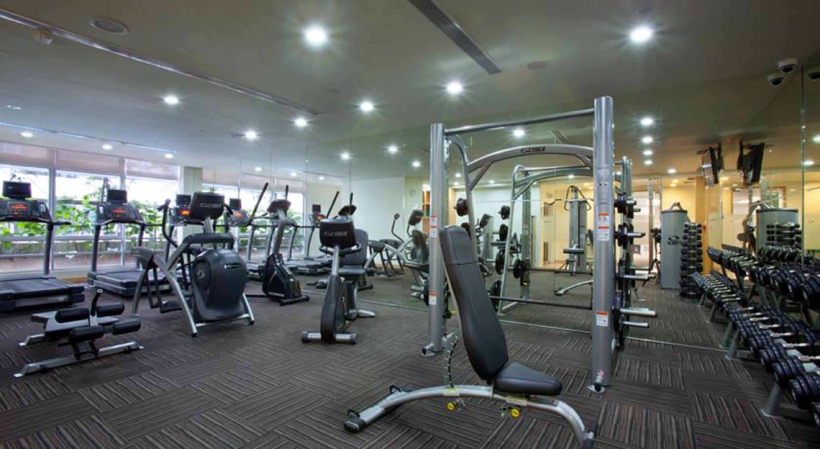 Parkroyal Serviced Suites Kuala Lumpur Exterior foto A gym in a hotel