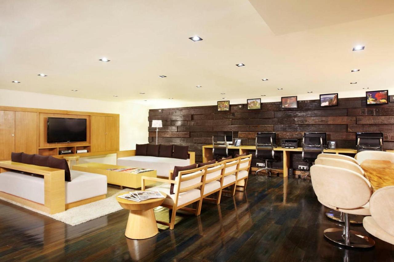 Parkroyal Serviced Suites Kuala Lumpur Exterior foto Business Center